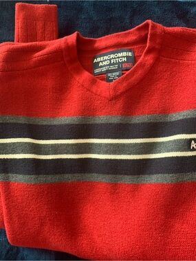 Abercrombie & Fitch Men's Red Striped Crew Sweater